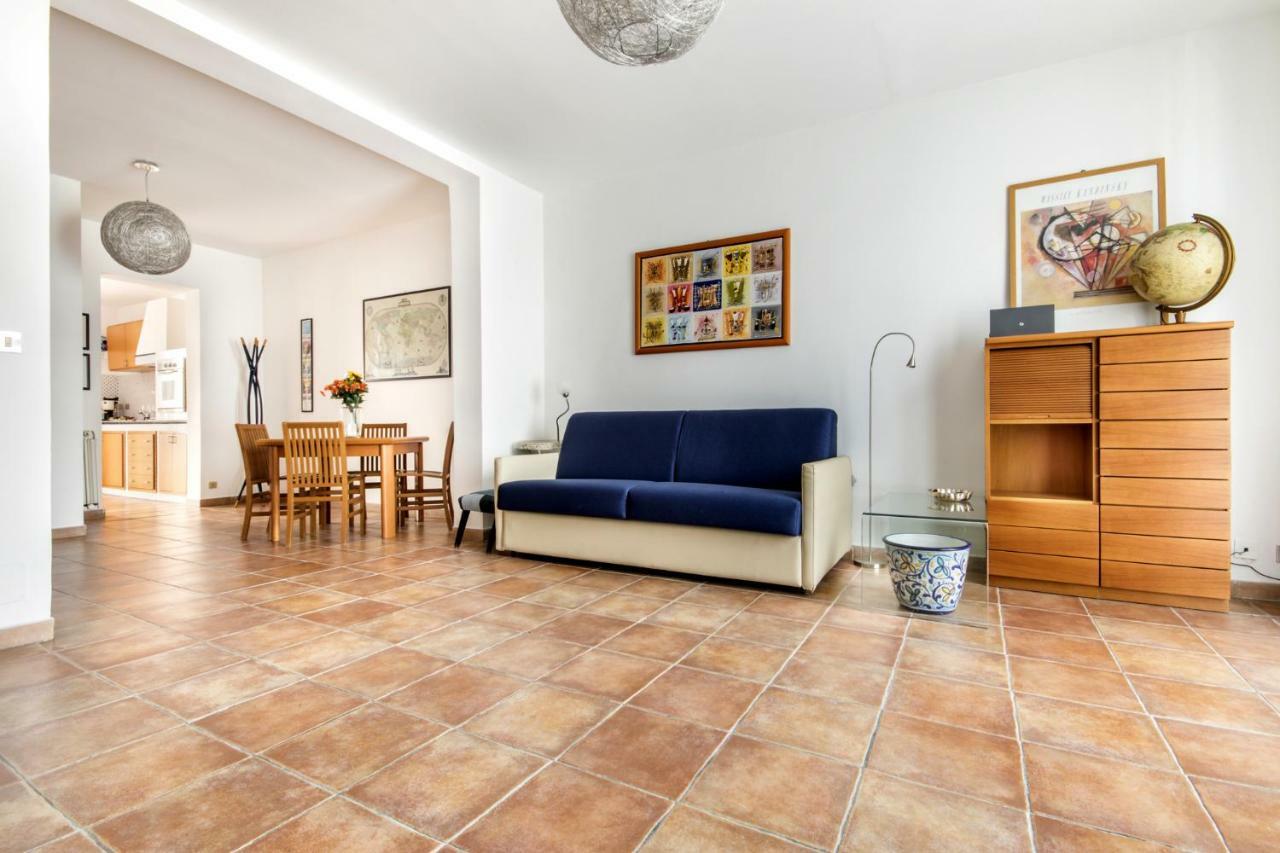 Area 52 Storia Ed Eleganza Vicino Ai Teatri Apartment Palermo Bagian luar foto