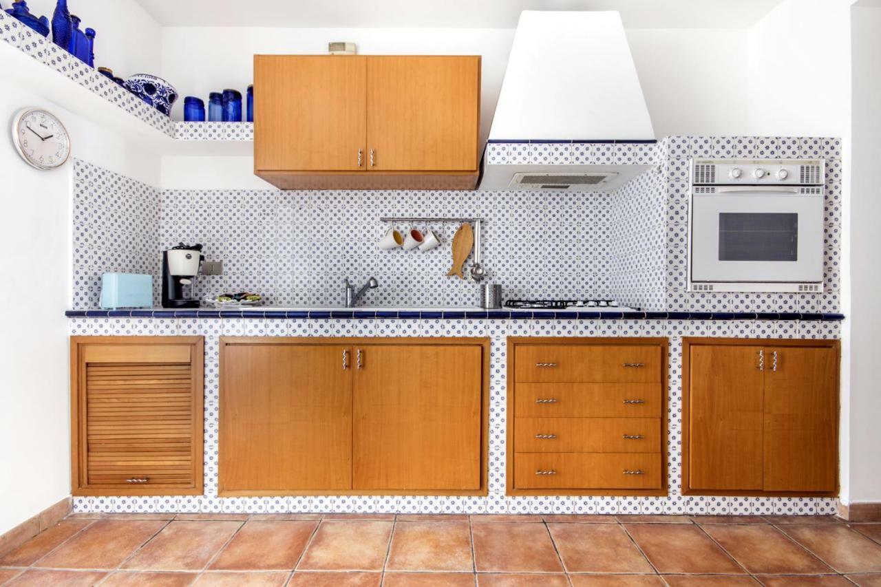 Area 52 Storia Ed Eleganza Vicino Ai Teatri Apartment Palermo Bagian luar foto